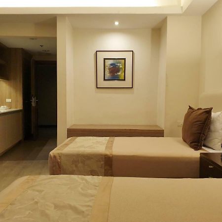 Imperial Palace Suites Ciudad Quezon Exterior foto