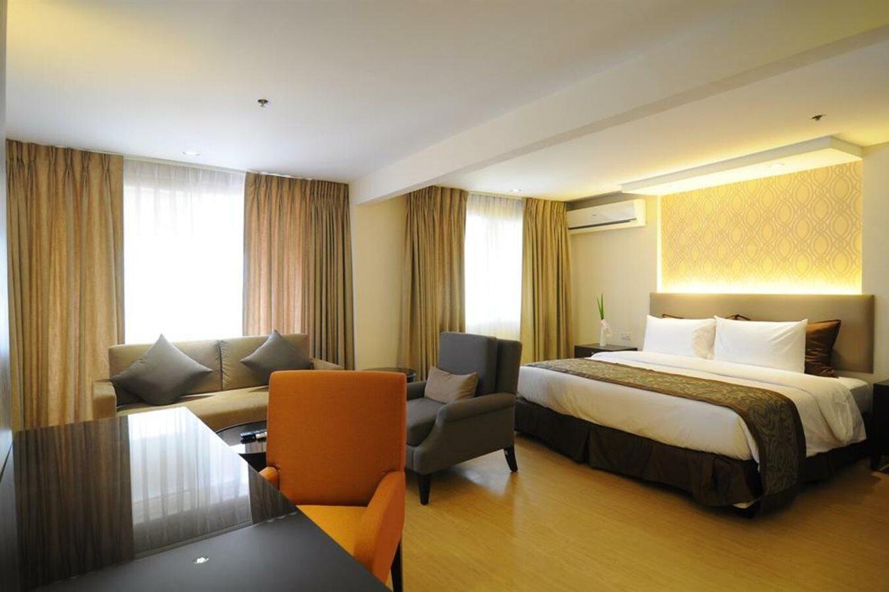 Imperial Palace Suites Ciudad Quezon Exterior foto