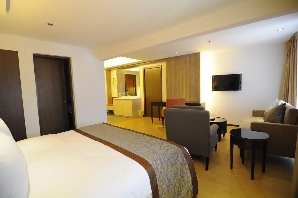 Imperial Palace Suites Ciudad Quezon Exterior foto